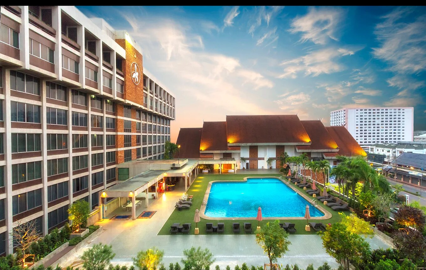Chiang Mai Orchid Hotel exterior
