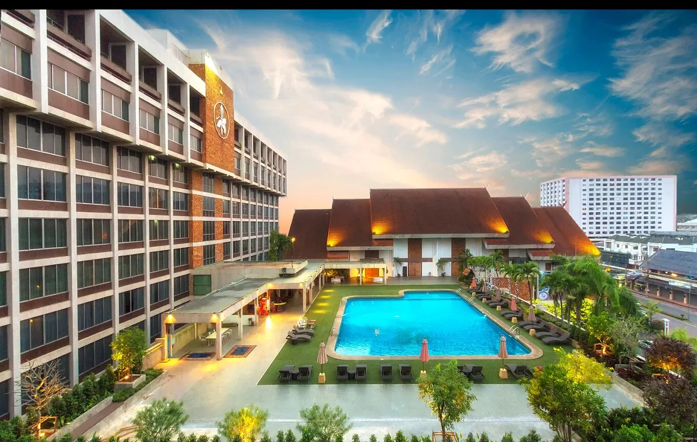 Chiang Mai Orchid Hotel exterior